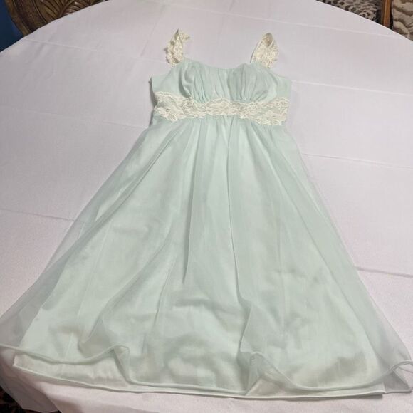 Vanity Fair VTG Light Green Lacey Chiffon Tricot Nylon Nightgown Size 32 Small - Picture 8 of 11